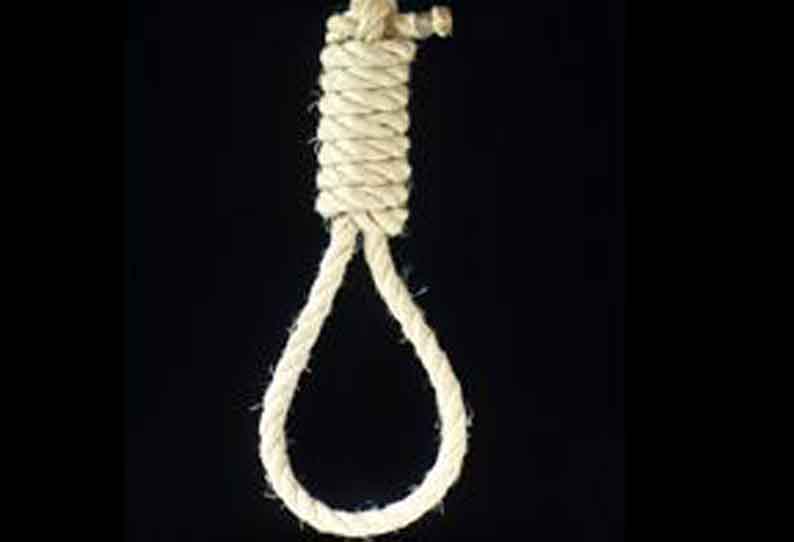 போலீசுக்கு தகவல் தெரிவிக்காமல்….. பெற்றோர் செய்த காரியம்…. எரிந்த நிலையில் சிறுமி உடல் மீட்பு….!!