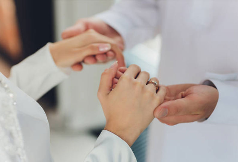 “ஆத்தாடி!”…. டான்ஸ் ஆடுனது குத்தமா….? திருமணத்தன்றே விவாகரத்து செய்த மாப்பிள்ளை….. என்ன பாட்டுன்னு தெரியுமா….?