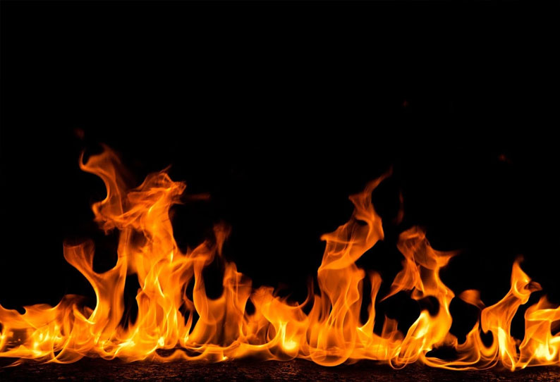 சூனியக்காரி பட்டம் சூட்டி…..  மூதாட்டியை தீ வைத்து கொளுத்திய நபர்…. அதிர்ச்சி சம்பவம்…!!!!