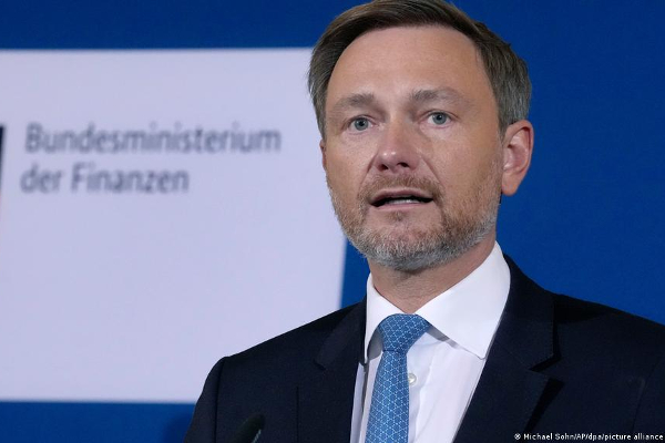 அதிக செலவில் கட்டப்பட்ட அரசு முனையம்…. அகற்ற முடிவெடுத்த புதிய நிதியமைச்சர்… என்ன காரணம்…?