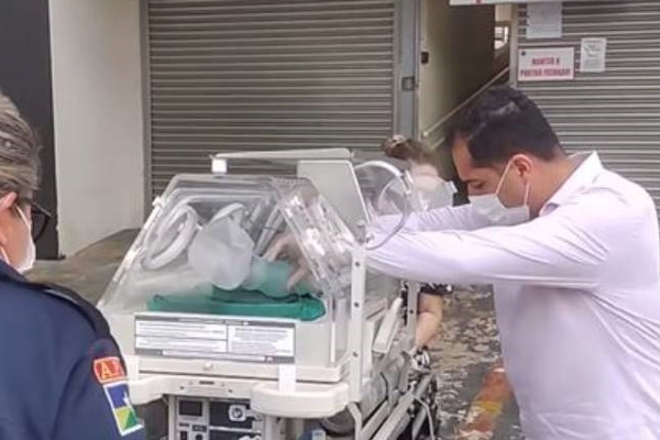 “இளம்பெண்ணுக்கு இறந்து பிறந்த குழந்தை!”…. அடக்கம் செய்தவருக்கு காத்திருந்த அதிர்ச்சி…..!!