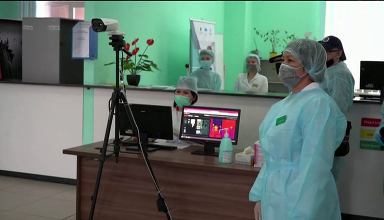 ஒன்னு போனா இன்னொன்னா…? கஜகஸ்தானில் அதிகரித்த கொரோனா…. படுக்கை பற்றாக்குறை…!!!