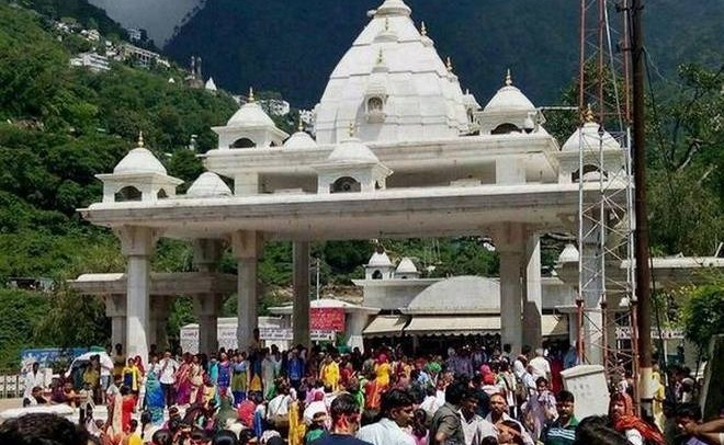 “இக்கட்டான சூழ்நிலை”…. மீண்டும் தொடங்கப்பட்ட புனித யாத்திரை…. பெரும் பரபரப்பு….!!!!