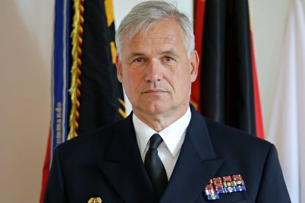 அதிரடி அறிவிப்பு: “ரஷ்யாவை இப்படி எண்ணுவது முட்டாள்தனம்”…. கடுப்பான உக்ரேன்…. பதவி விலகிய தலைவர்…!!