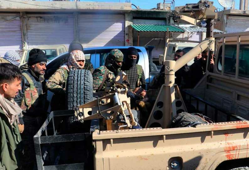 அடக்கடவுளே: “இருதரப்பு மோதல்”…. மாறி மாறி நடந்த “துப்பாக்கி சூடு”…. பதறிய பிரபல நாடு….!!