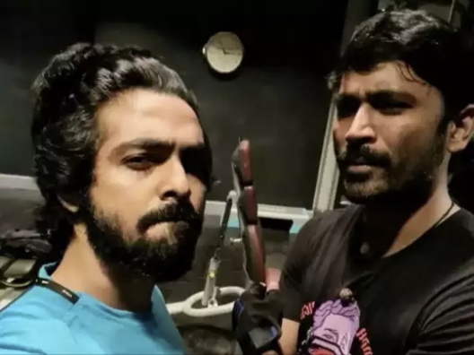 “தெறிக்க விடலாமா?”…. ‘மாறன்’ ஓபனிங்கே வேற லெவல்…. வெளியான மாஸ் அப்டேட்….!!!!