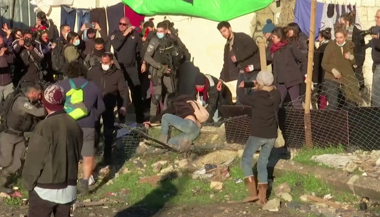 பாலஸ்தீனர்களை கடுமையாக தாக்கிய இஸ்ரேல் படை…. வீடுகளை இடித்து தள்ளினார்கள்…!!!