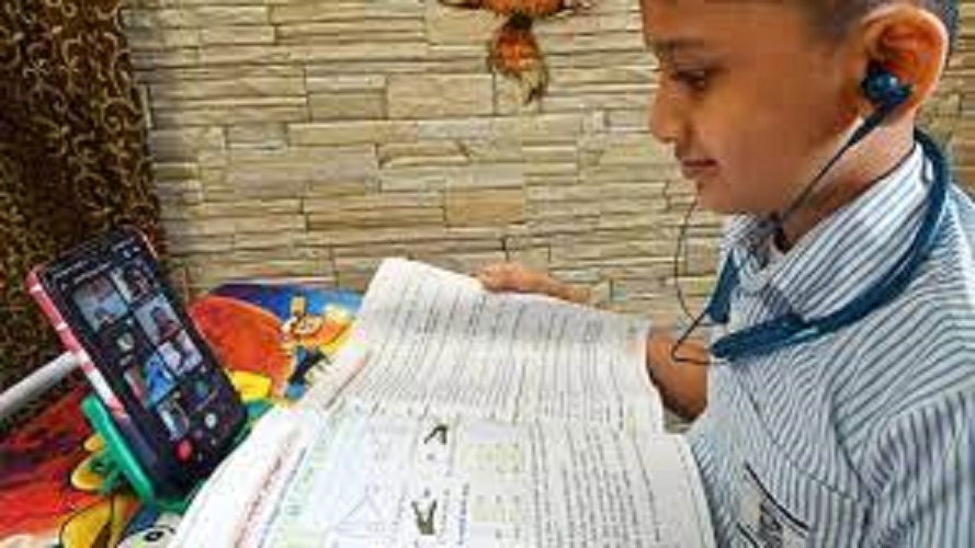 இது நியாயமா….? இதற்காக பள்ளிகளை அடைக்க வேண்டுமா….? -உலக வங்கியின் கல்வி இயக்குனர்….!!!