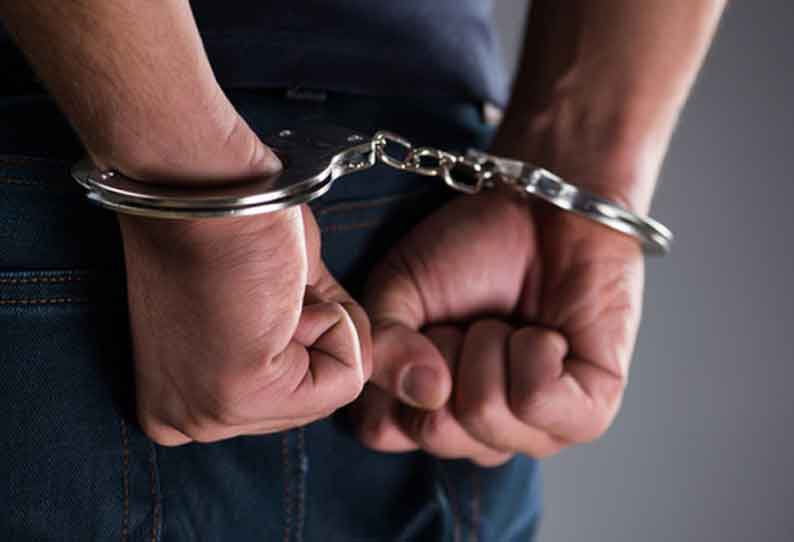 எங்கிட்ட பேச மாட்டியா…? கள்ளக்காதலனின் வெறிச்செயல்…. கோவையில் பரபரப்பு…!!