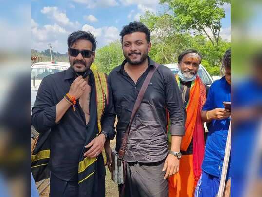 “கைதி” பட ரீமேக்…. உண்மையாகவே மாலை போட்டு மலைக்கு சென்ற பிரபல பாலிவுட் நடிகர்…. இணையத்தில் வைரல்….!!!!