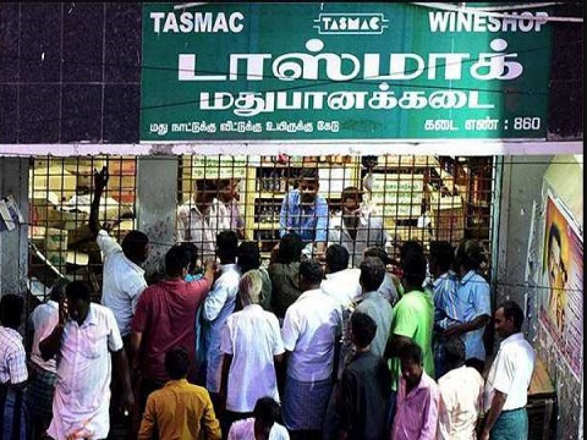 ஊரடங்கு எதிரொலி…. தமிழகத்தில் ஒரே நாளில் 217.96 கோடியை அள்ளிய டாஸ்மாக் நிர்வாகம்….!!!!