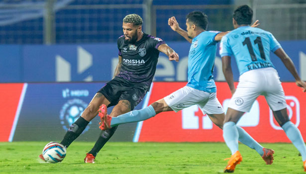 ஐஎஸ்எல் கால்பந்து : ஒடிசாவை வீழ்த்தியது மும்பை சிட்டி அணி ….!!!