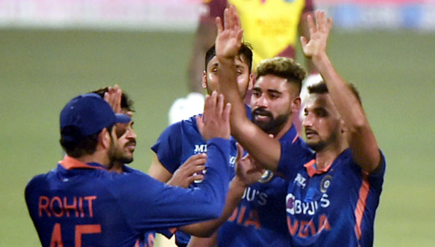 ஐசிசி டி20 தரவரிசை : தொடர் வெற்றியின் எதிரொலி ….6 ஆண்டுகளுக்கு பிறகு …. முதலிடம் பிடித்தது இந்தியா ….!!!