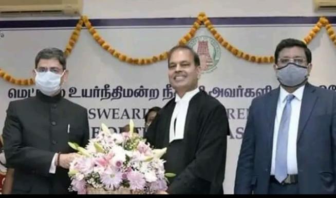 உயர்நீதிமன்றத்தின் தலைமை நீதிபதி…. முனீஸ்வர்நாத் பண்டாரி பொறுப்பேற்பு….!!!!