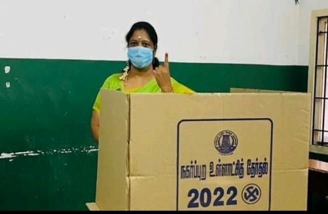 வாக்களிக்க கூடுதல் நேரம் கிடையாது…. மாநில தேர்தல் ஆணையர் அதிரடி அறிவிப்பு…..!!!!!