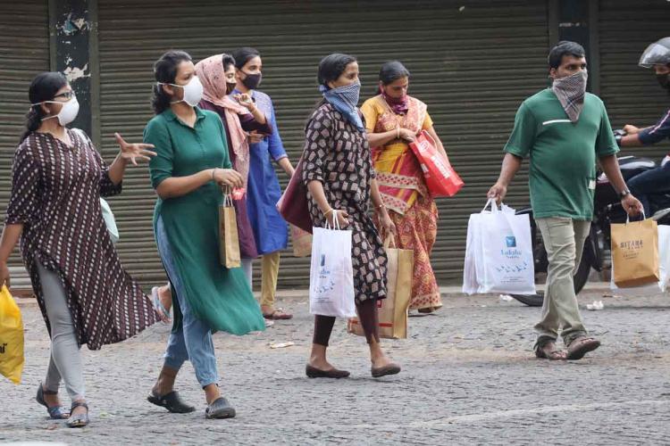 புதுச்சேரி மக்களே உஷார்…. மீண்டும் பரவத் தொடங்கும் கொரோனா…. ஒரே நாளில் இவ்வளவு பாதிப்பா?….!!!