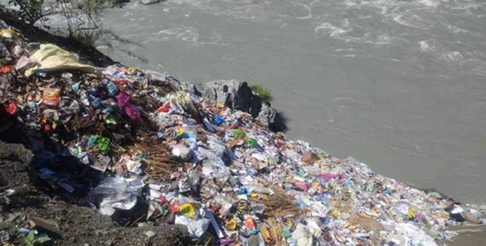 “அடேங்கப்பா!”…. உலகிலேயே அதிக மாசு நிறைந்த நதி எது தெரியுமா….? ஆய்வில் வெளியான தகவல்…!!!