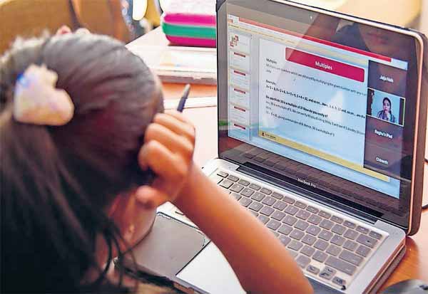 பள்ளி, கல்லூரி மாணவர்களுக்கு ஆன்லைன் கிளாஸ்?…. நிர்மலா சீதாராமன் சொன்ன குட் நியூஸ்….!!!!