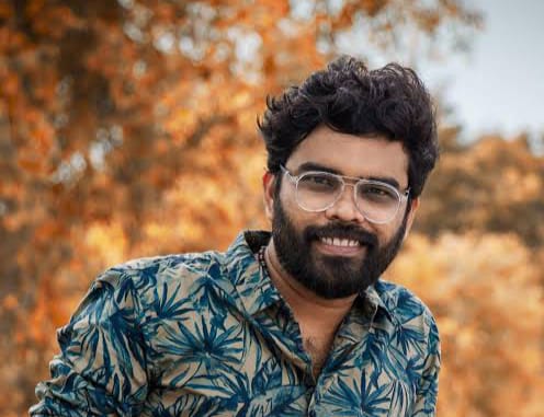 வித விதமா போட்டோஷூட்…. இது வேற லெவல்…. இணையத்தில் வைரலாகும் என்.ஜே.சத்யா….!!!