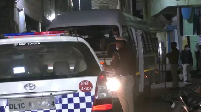 வீட்டிலிருந்த பையில் வெடிகுண்டு…. வெளியான அதிர்ச்சி தகவல்….!!!