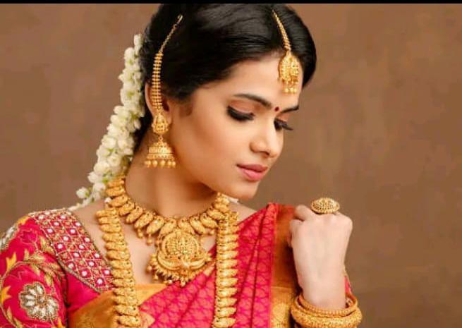 நகைப்பிரியர்களுக்கு ஷாக் நியூஸ்…. தங்கம் விலை கிடுகிடு உயர்வு!!…. சவரனுக்கு ரூ.864 அதிகரிப்பு….!!!!!