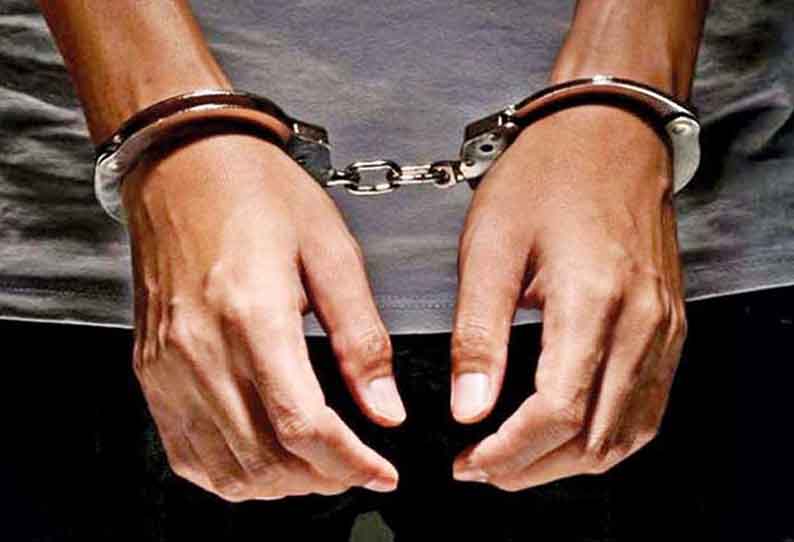 கடைக்கு வந்த வாலிபர்கள்…. உரிமையாளருக்கு நடந்த கொடுமை…. விசாரணையில் தெரிந்த உண்மை…!!