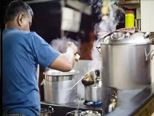 மக்களுக்கு அடுத்த அதிர்ச்சி…. டீ மற்றும் காபியின் விலை உயர்வு….!!!!