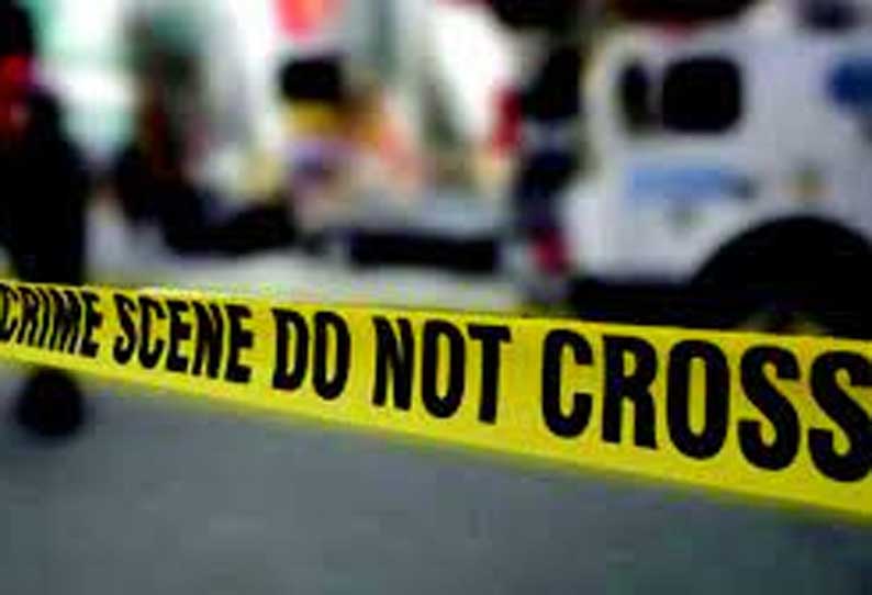 “அதிக சத்தத்துடன் பாட்டு கேட்ட நபர்…!!” கத்தியால் குத்தி குடலை சரித்த கொடூரம்…!!