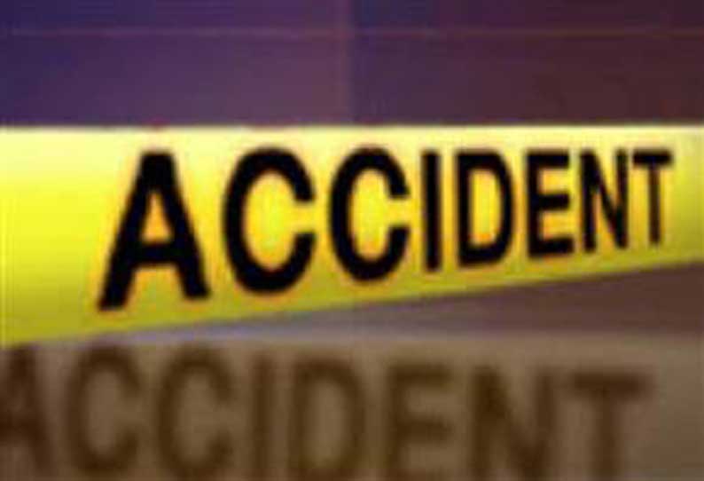 பைக்-கார் மோதல்….!! 2 பேருக்கு நடந்த கொடுமை…. அதிர்ச்சியில் குடும்பத்தினர்….!!!