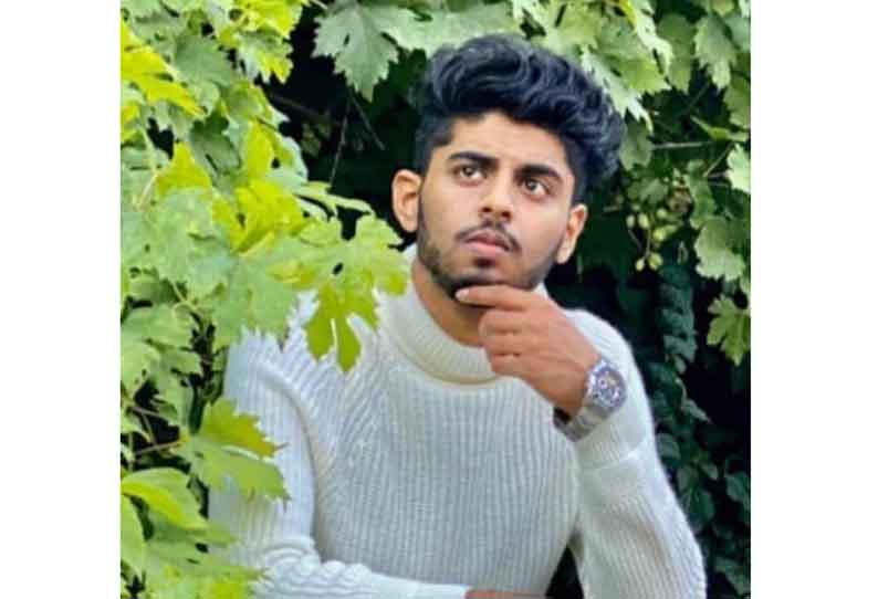 உக்ரைனில் சிக்கிய மகனின் கண்ணீர் வீடியோ…. “எங்க பிள்ளையை மீட்டு தாங்க” மனு கொடுத்த பெற்றோர்….!!