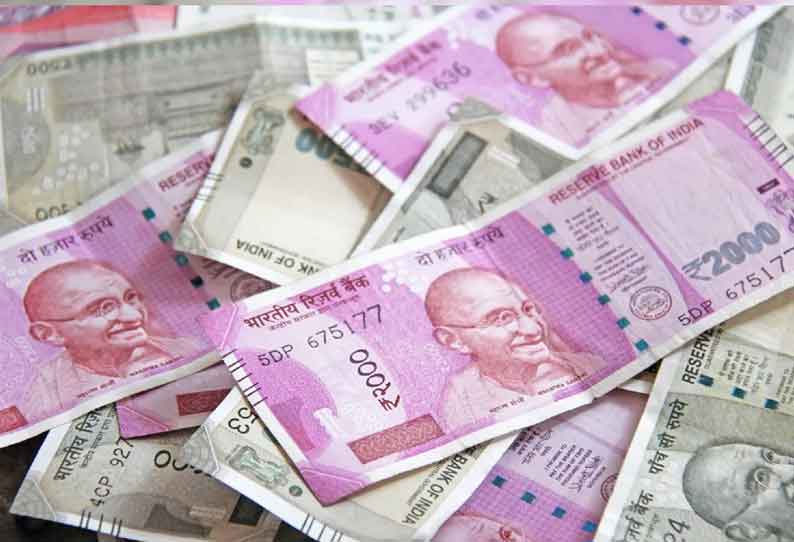 குழந்தைகளுடன் தலைமறைவான பெண்…. ஏலச்சீட்டு நடத்தி ரூ.1 கோடி மோசடி…. போலீஸ் விசாரணை….!!!