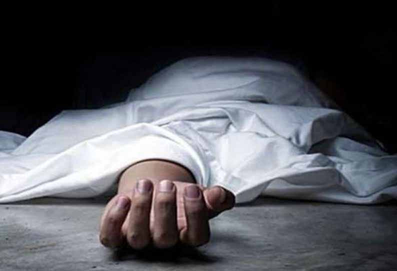 ஆற்றில் ஆண் பிணமா….? மர்மமான முறையில் இறந்து கிடந்த நபர்…. நாகையில் பரபரப்பு….!!!