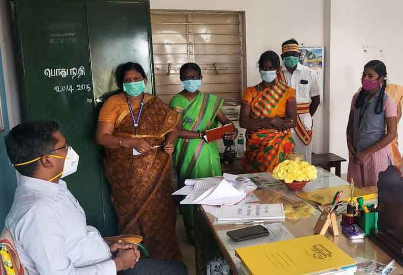 அரசு மேல்நிலை பள்ளி…. “திடீர் ஆய்வு”…. மாவட்ட ஆட்சியரின் வருகையால் பரபரப்பு….!!