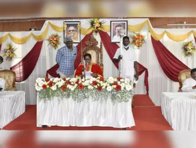 மேயர் சுந்தரி ராஜாவின் அசத்தல் பேச்சு…. முதல் கூட்டத்திலேயே அதிரடி நடவடிக்கை…!!!