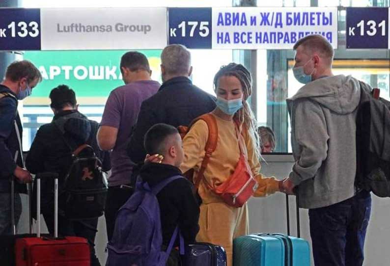 “ரஷ்யாவை” விட்டு எல்லாரும் வெளியேறுங்க…. பிரபல நாட்டின் அதிரடி உத்தரவு….!!