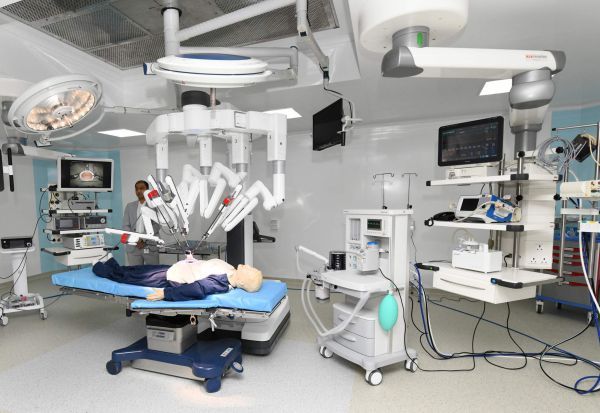 தமிழகத்தில் அரசு மருத்துவமனையில் ரோபோடிக் அறுவை சிகிச்சை… எங்கு தெரியுமா..?