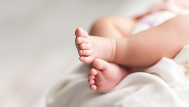 “குடும்ப வறுமை” பெற்ற குழந்தையை 5,000 ரூபாய்க்கு விற்பனை செய்த தாய்…. திருவள்ளூரில் பரபரப்பு….!!!