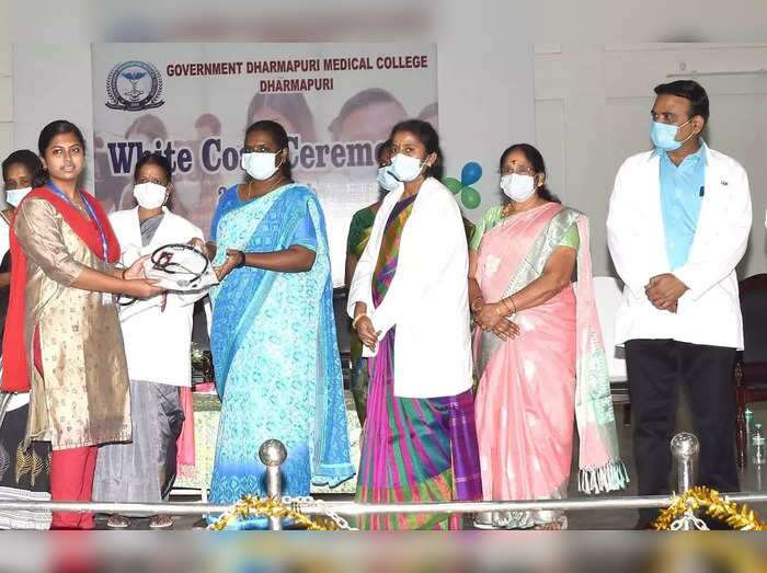 கல்லூரிக்கு கலெக்டர் தீடீர் விசிட்….உற்சாகத்தில் மாணவர்கள்…!!!