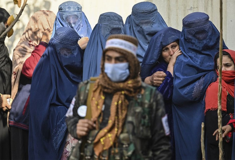 ஆப்கானிஸ்தானில் பெண்களின் அடிப்படை உரிமையில் பறிப்பு…. ஐ.நா குற்றசாட்டு…!!!