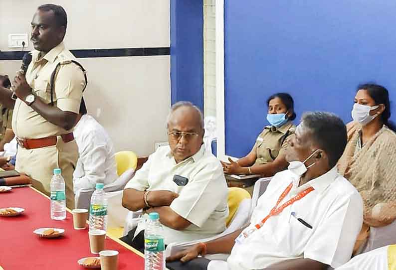 “விடுதிகளில் தங்க வரும் வெளிநாட்டவர்களின் விவரங்களை ஆன்லைனில் பதிவு செய்ய வேண்டும்”… உரிமையாளர்களுக்கு வேலூர் சூப்பிரண்டு அறிவுரை…!!!