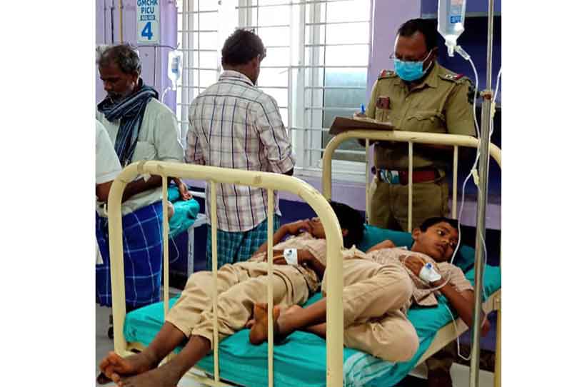 உப்பு என நினைத்து மெக்னீசியம் பாஸ்பேட்டை சாப்பிட்ட… 11 மாணவர்கள் வாந்தி, மயக்கம்… தீவிர சிகிச்சை…!!!