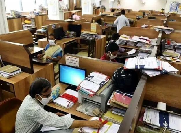 மத்திய அரசு ஊழியர்கள்: வாரத்தில் 4 நாட்கள் தான் வேலை இருக்கும்?…. வரப்போகும் புது அம்சங்கள்…..!!!!!