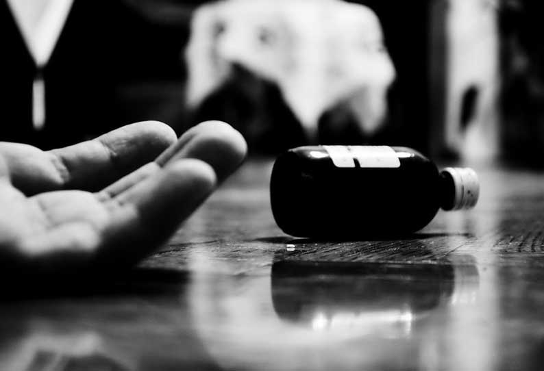 நகையை மீட்க முடியாத ஏக்கம்…. பெண் எடுத்த விபரீத முடிவு…. சோகத்தில் மூழ்கிய கணவர்….!!