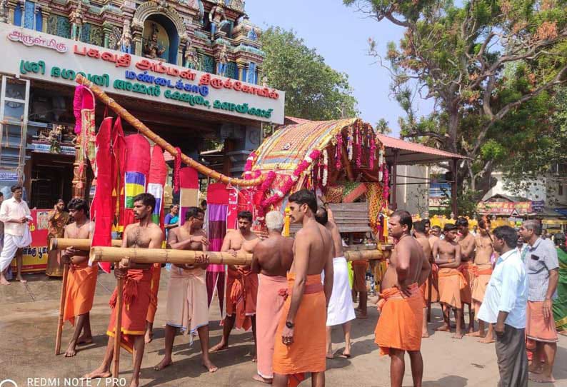 பிரசித்தி பெற்ற பகவதி அம்மன்…. சிறப்பாக நடைபெற்ற வலிய படுக்கை பூஜை…. திரளான பக்தர்கள் தரிசனம்….!!