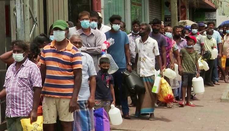 இலங்கை: விண்ணை முட்டும் அளவிற்கு விலைவாசி உயர்வு…. கடும் சிரமத்தில் மக்கள்…..!!!!