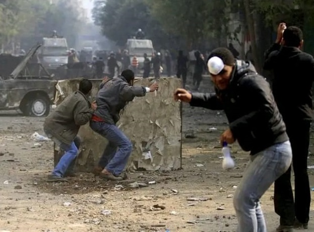 பெண்கள் மட்டும் வெளியே செல்ல அனுமதி…. மாநில அரசின் அறிவிப்பு….!!!!