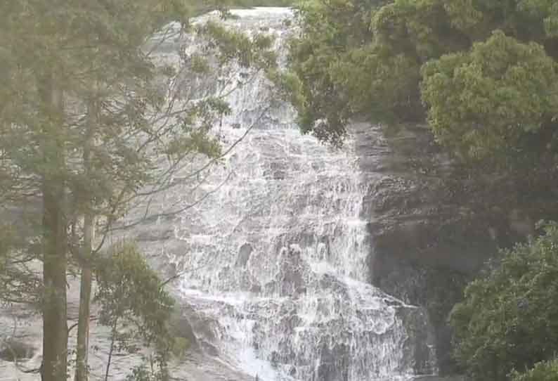 “50-க்கும் மேற்பட்ட கிராமங்கள்” திடீரென உருவான அருவிகள்…. மகிழ்ச்சியில் சுற்றுலா பயணிகள்….!!!!