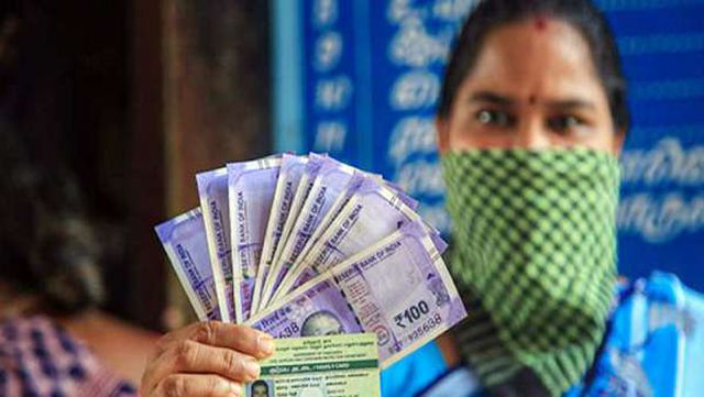 குடும்பத் தலைவிகளுக்கு மாதம் ரூ.1000…. எப்போது தெரியுமா?…. அமைச்சர் சூப்பர் குட் நியூஸ்….!!!!