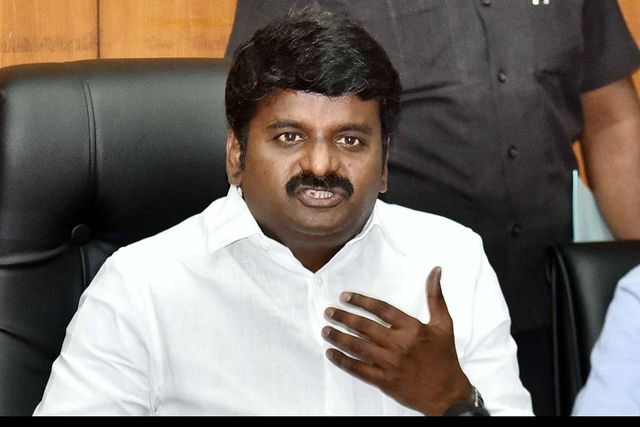 முன்னாள் அமைச்சர் விஜயபாஸ்கர் உள்ளிட்ட… அதிமுகவினர் மீது வழக்குப்பதிவு….!!!!