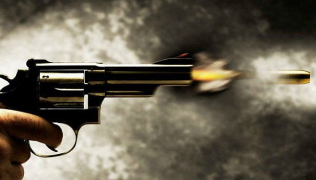 திடீர் துப்பாக்கி சூடு…. மேயர் உட்பட 18 பேர் பலி…. பிரபல நாட்டில் பரபரப்பு….!!!!